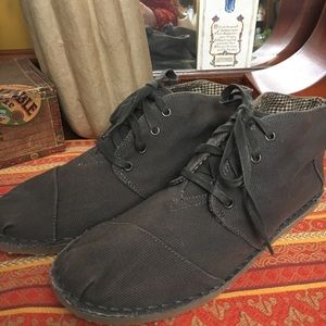 Men’s grey TOMS canvas, burlap lace up shoes